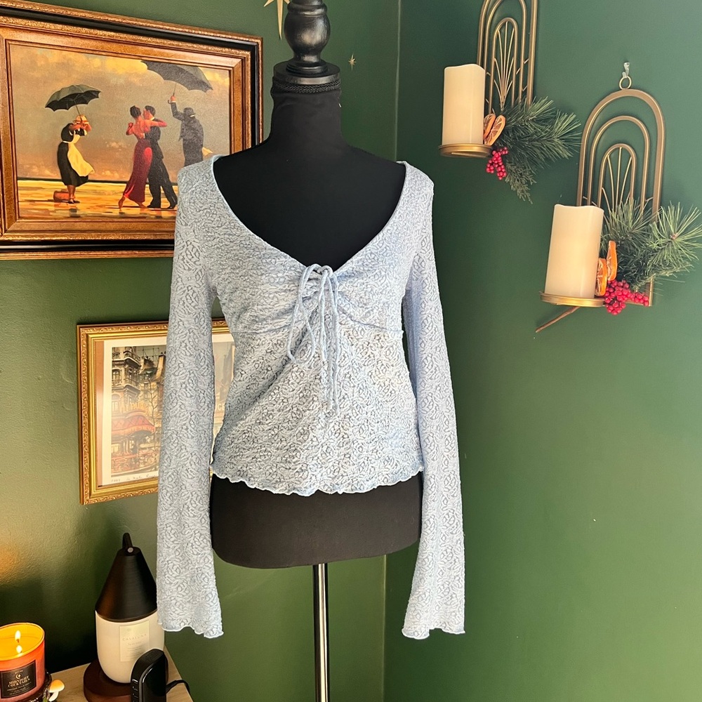 New with tags urban outfitters Kimchi Blue Quinn Lace Long Sleeve Top! 🦋